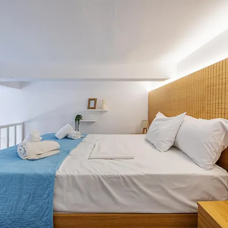 The Walls Apartment